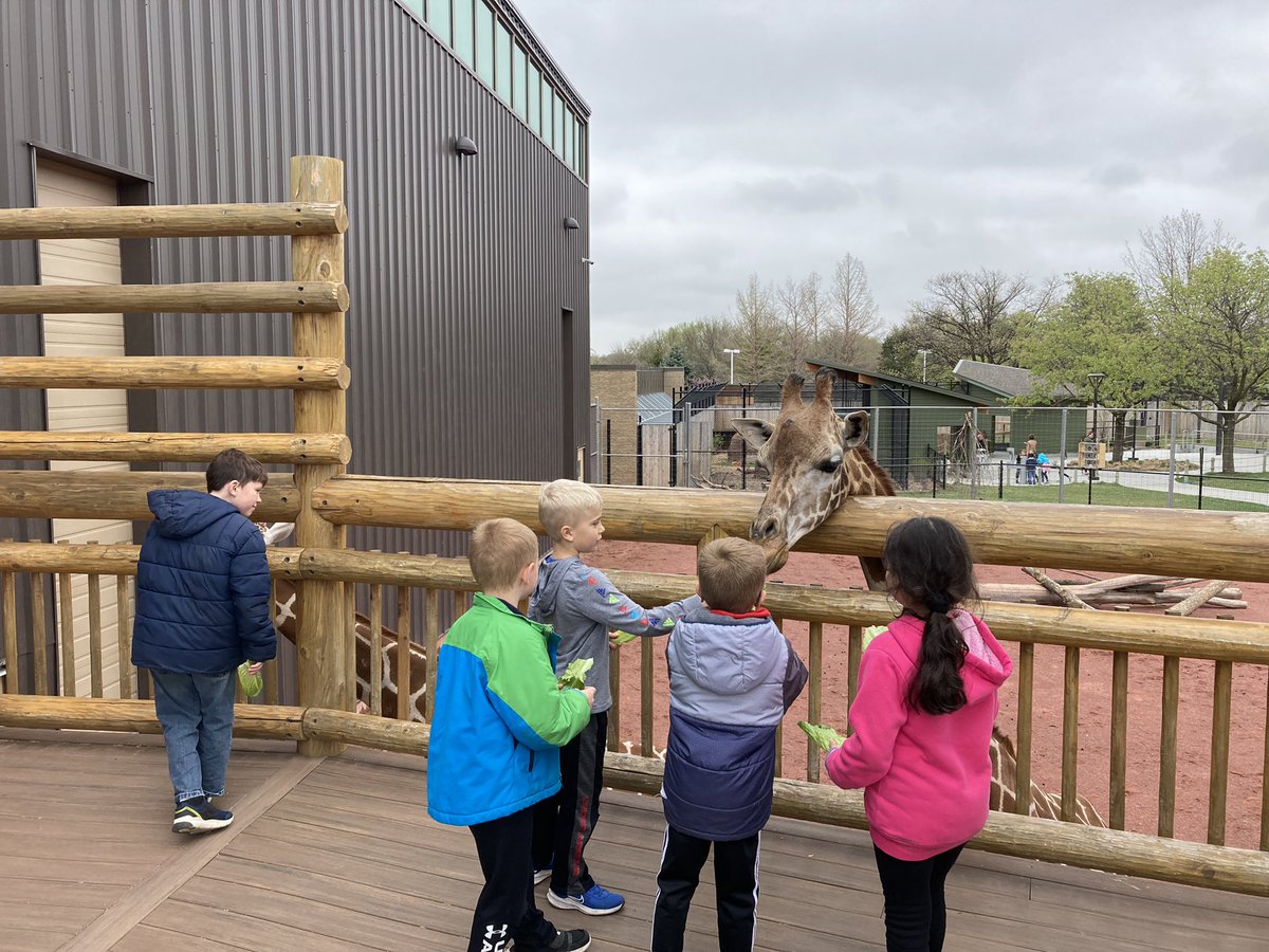 ashariseclassen's tweet photo. A BIG THANKS to the  Exeter-Milligan Boosters for the 🚂 ride &amp; 🥬 to feed the 🦒 #emwolves https://t.co/qntAKXk2AL