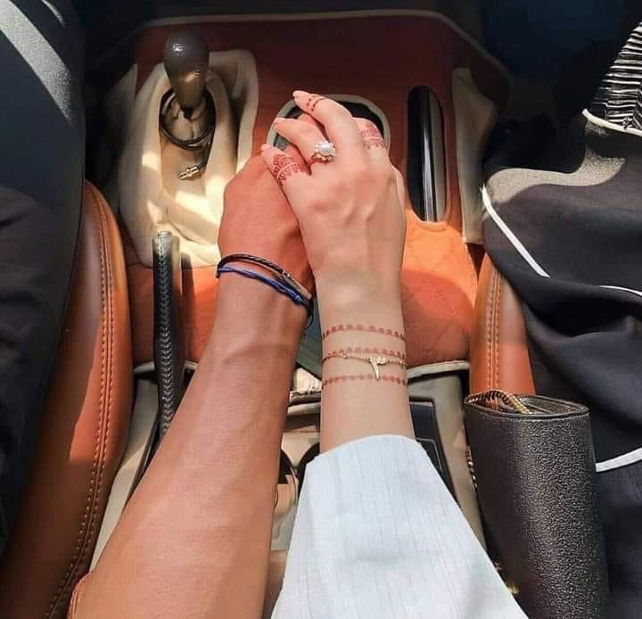 الحب هو قول الرسول:
يا خديجة تزوجتك فقيرا فأغناني الله بك❤️