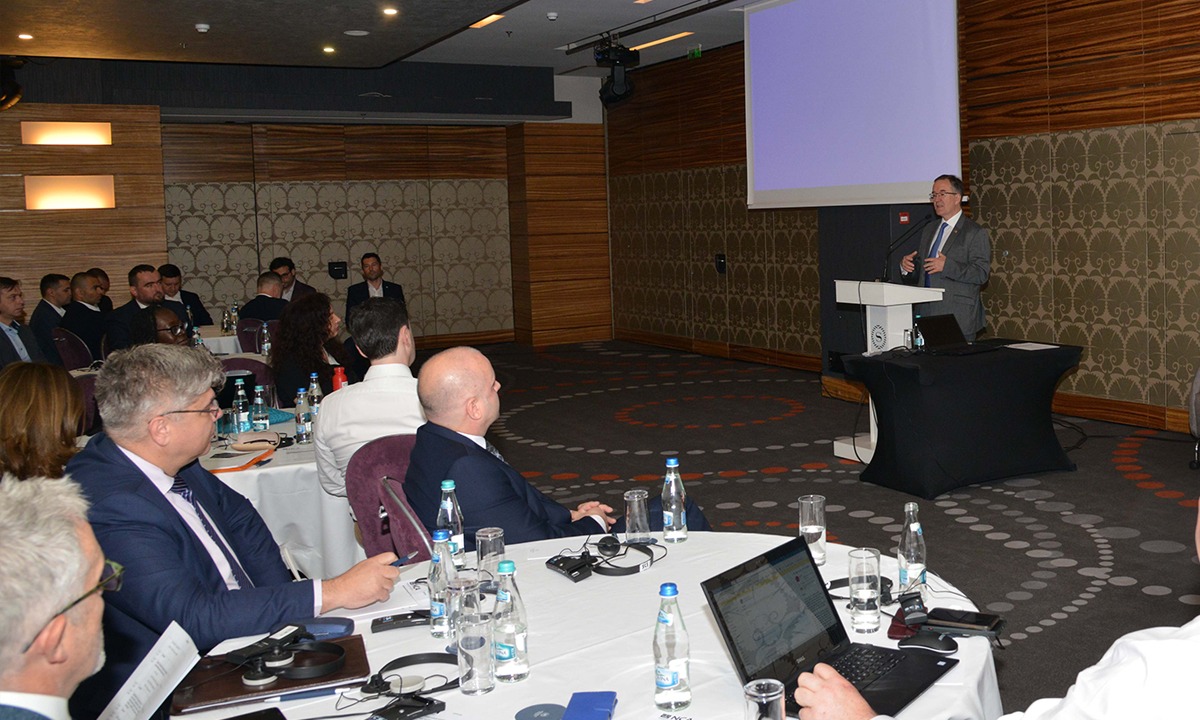 ukinromania's tweet image. @ukinromania &amp;amp; @NCA_UK  organised a SOC Governance Workshop, aimed at exchanging best practices between UK 🇬🇧 &amp;amp; Romania 🇷🇴, as well as identifying new opportunities for bilateral collaboration on finding the most effective methods to tackle organised crime in #MSHT.