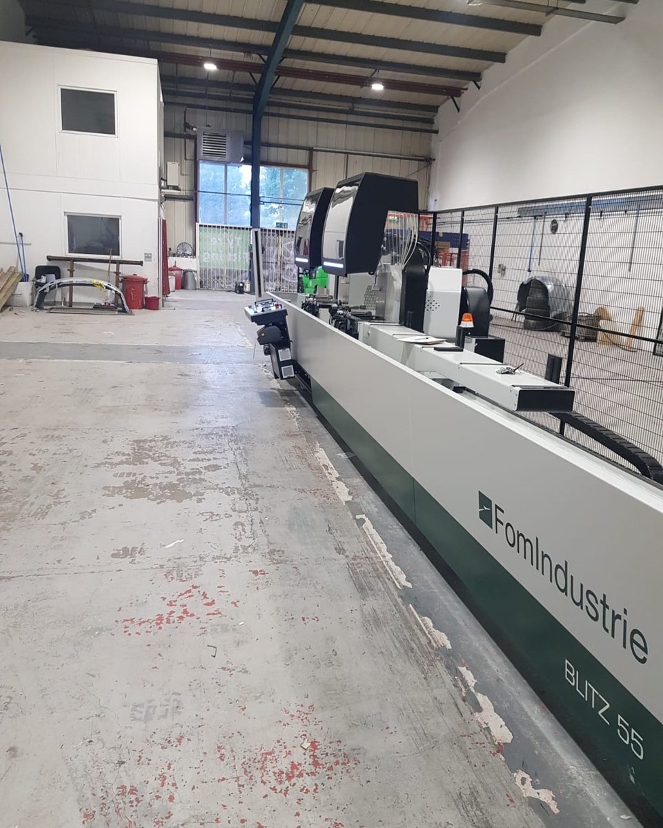 KallKwikNews's tweet photo. Check out this new @fomindustrie Blitz 55 Aluminium Saw with step by step cutting function, ideal to ensure that production runs smoothly and efficiently with top quality output. https://t.co/eYB7Z7cnh6 https://t.co/rY3wJ1LQIV