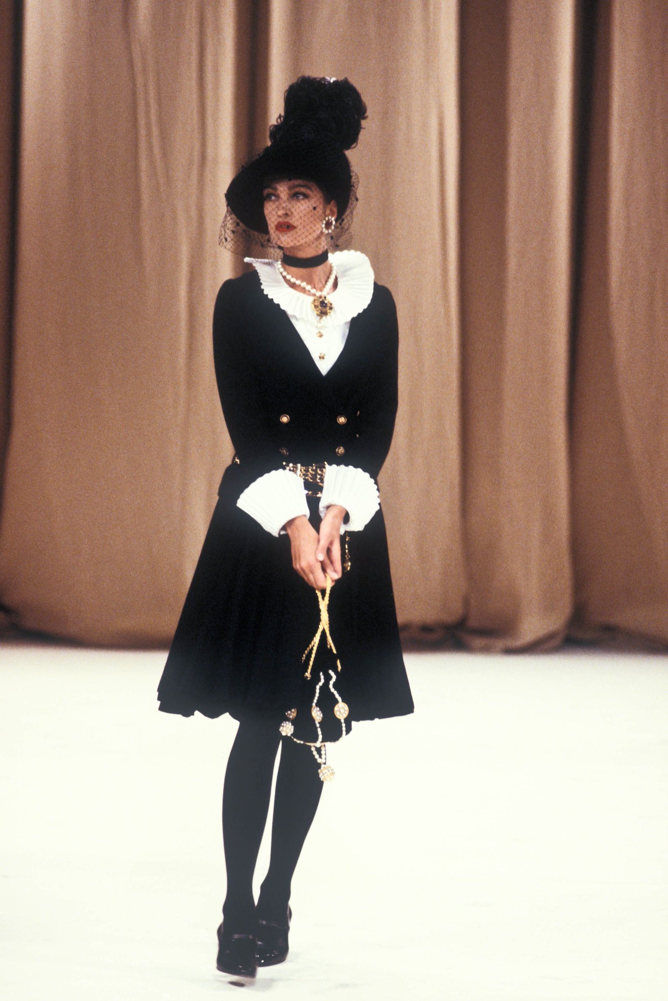 costume jewelry for haute couture 洋書 希少本 The Best of Costume Jewelry: Schiffer, Nancy, Scott, Tim