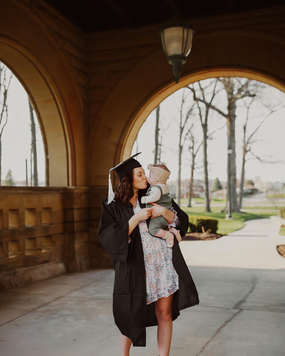 I did it. I just turned in my last final for undergrad. 
I did it pregnant. I finished finals last semester 1 week postpartum, I went back after winter break when my baby was only 7 weeks old. 
I did it while working, I did it while fighting depression. 
I AM GRADUATING COLLEGE