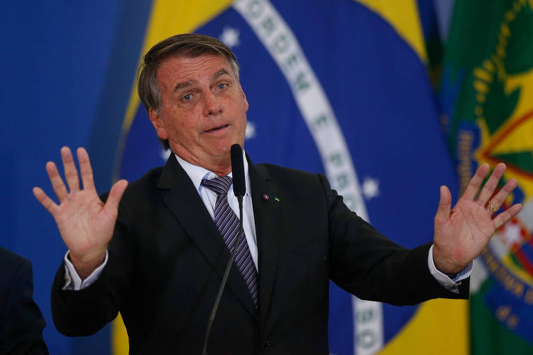 O diretor da CIA advertiu o alto escalão do governo brasileiro para que o Presidente Bolsonaro parasse de ameaçar o processo eleitoral.

Fonte: <a href="/forumpandlr/">PAN</a> / <a href="/g1/">g1</a>