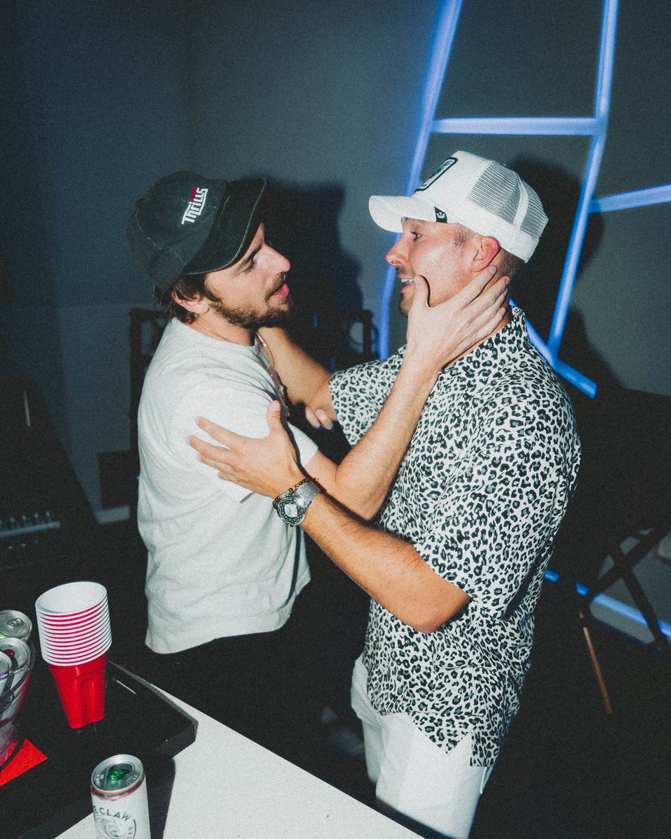 HeffronDrive's tweet photo. What is happening here? @jamesmaslow https://t.co/NyR7CfMuq8
