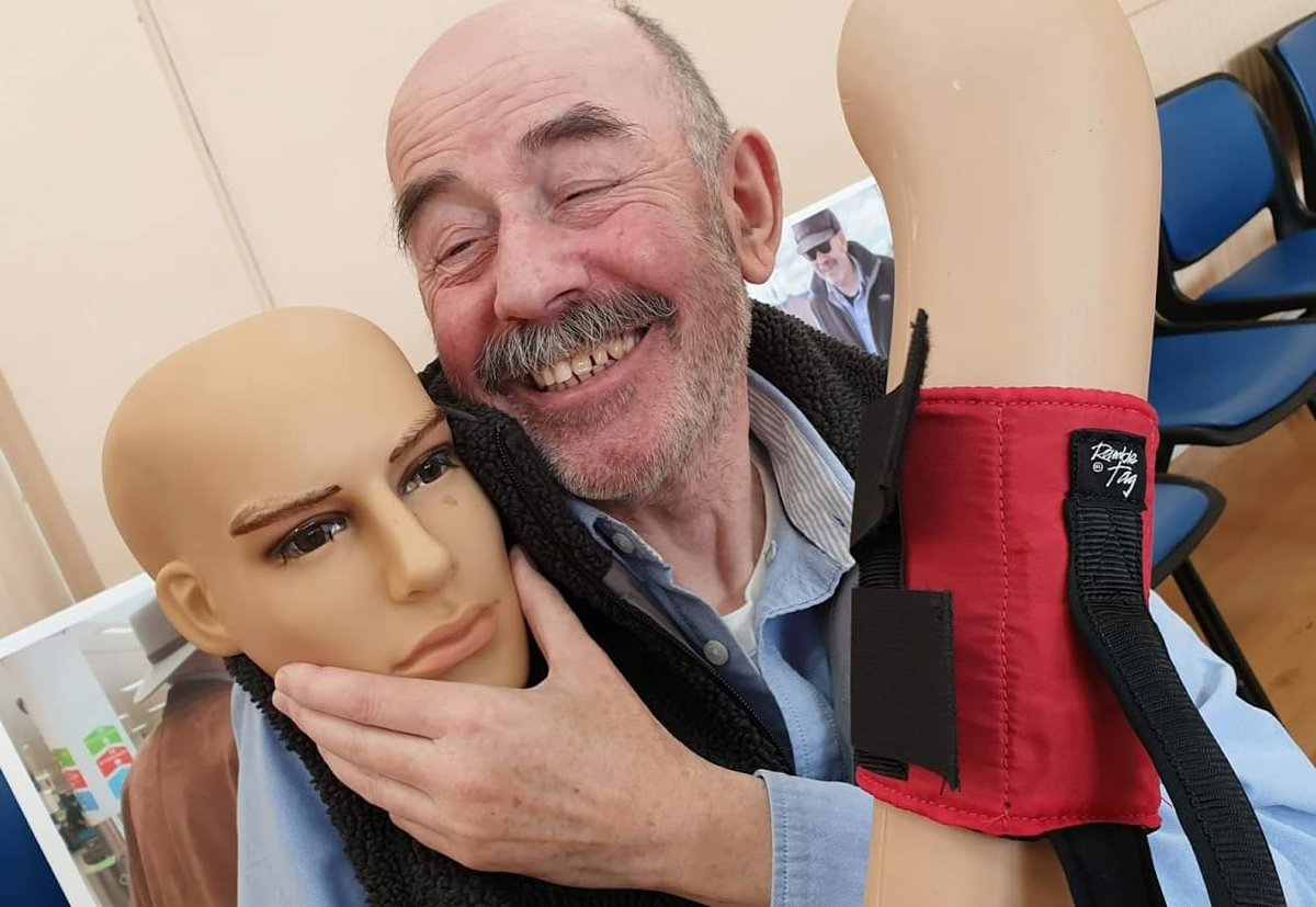 rambletag's tweet image. Some thought we were off our heads!  But here we are in our 4th year, still finding people all over the world that benefit from our invention.... The Ramble Tag Guidance aid.
 #SightedGuide #BlindAid #GuidanceAid #WalkingAid #AidsForBlindPeople  #rambletag