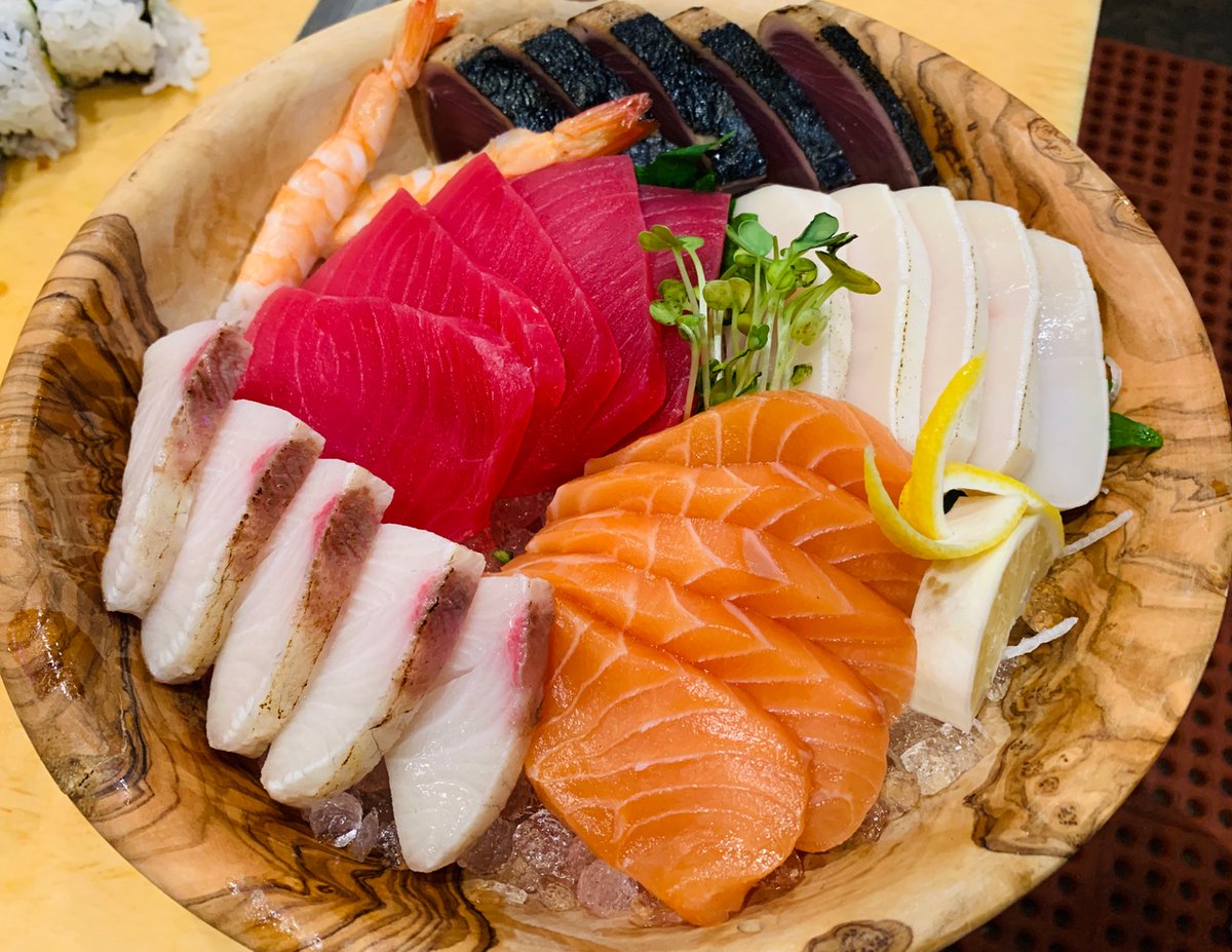 RocklinShopping's tweet photo. Treat mom to a colorful sushi dinner this #MothersDay at Oki Sushi! 😍🍣 https://t.co/6NzkaSCxgv
