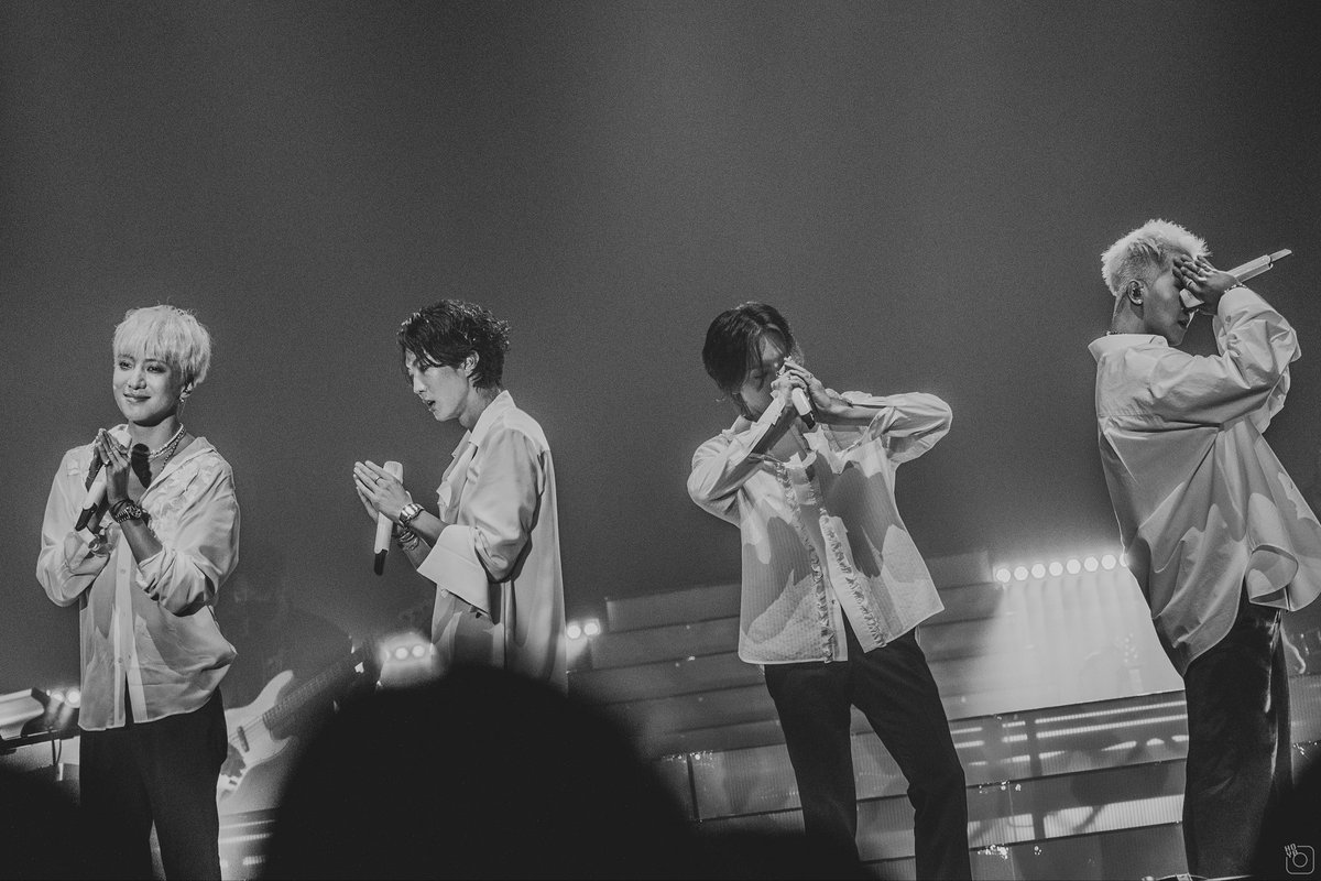 위너 덕분에 어른이인 나는 여전히 꿈을 꾼다. 팬이라는 꿈을, 함께 웃을 수 있는 꿈을, 추억을 쌓는 꿈을 다양한 꿈들
중에서 위너를 만나러 가는 그 길이
너무 설레이는 그 꿈이 너무 좋다.
아직 내가 가슴 설레이고, 뛸 수 있는
무언가가 있다는 기쁨에 위너에게
오늘도 감사하다.