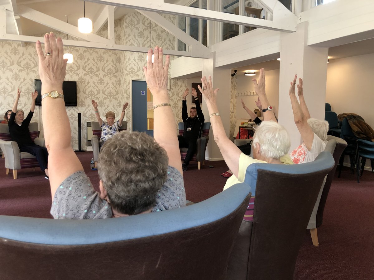 SalfordCity_FDN's tweet photo. This afternoon, we visited Swithun Wells for one of our Health &amp; Wellbeing sessions with the @MSVHousing residents! 🙌

Our coaches Dan and Siobhan delivered a strength-focused session to the residents, utilising resistance bands to complete various exercises!😁

💪 | #F92 https://t.co/hiPpG85EXe