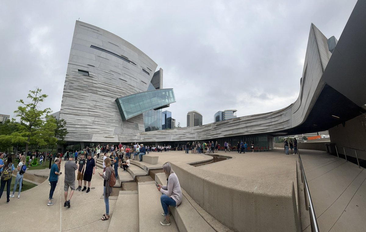 BayPortRobotics's tweet image. Today before the competition, we decided to take a trip to the Perot natural science museum.