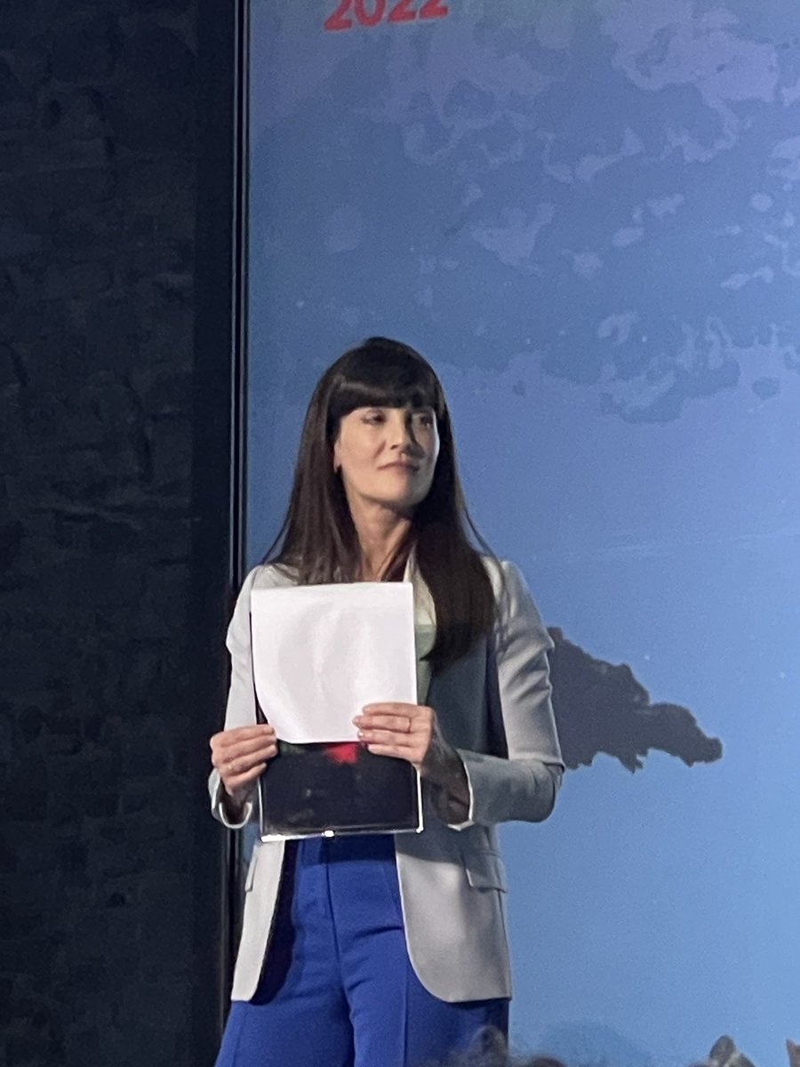 framarin's tweet photo. Vedere dopo quasi 900 giorni tutte queste persone insieme per un evento è emozionante ( a proposito sono 1.500) e c’è anche Victoria cabello (ma senza zaino rosso di #pechinoexpress) #kickoffvargroup #vargroupkickoff https://t.co/0t6r9T522K