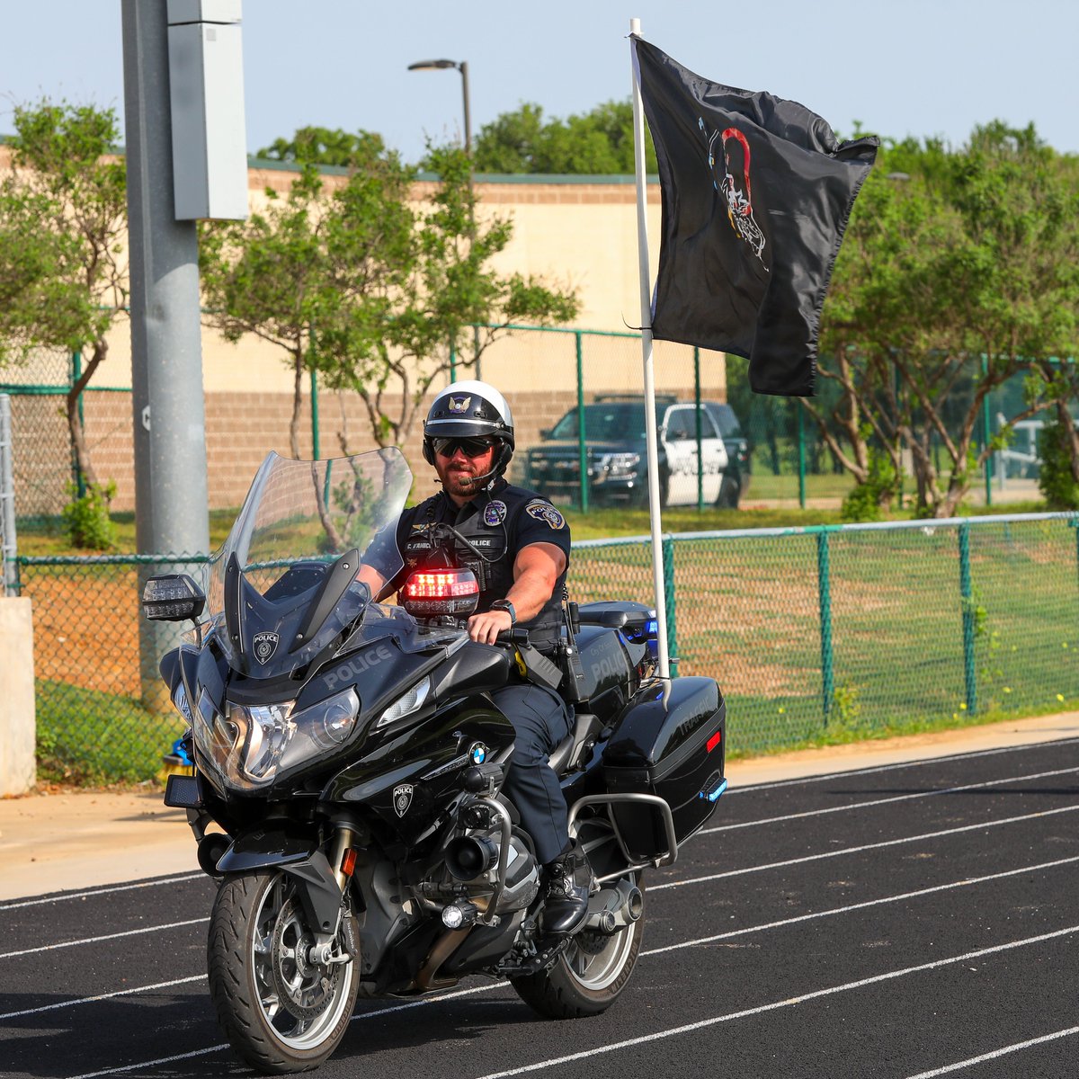 SouthlakeDPS's tweet photo. This past weekend, our officers were absolutely thrilled and honored to be a part of the Special Olympics at Carroll Middle School!

We marched in the Opening Ceremony.  We assisted with events.  Most of all, we CHEERED.

@DragonsSOTX 

1/ https://t.co/Kx8Bk7Y2O1