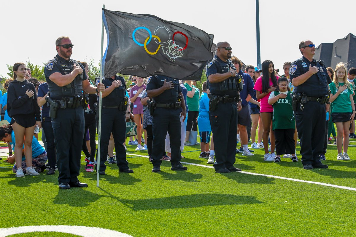SouthlakeDPS's tweet photo. This past weekend, our officers were absolutely thrilled and honored to be a part of the Special Olympics at Carroll Middle School!

We marched in the Opening Ceremony.  We assisted with events.  Most of all, we CHEERED.

@DragonsSOTX 

1/ https://t.co/Kx8Bk7Y2O1