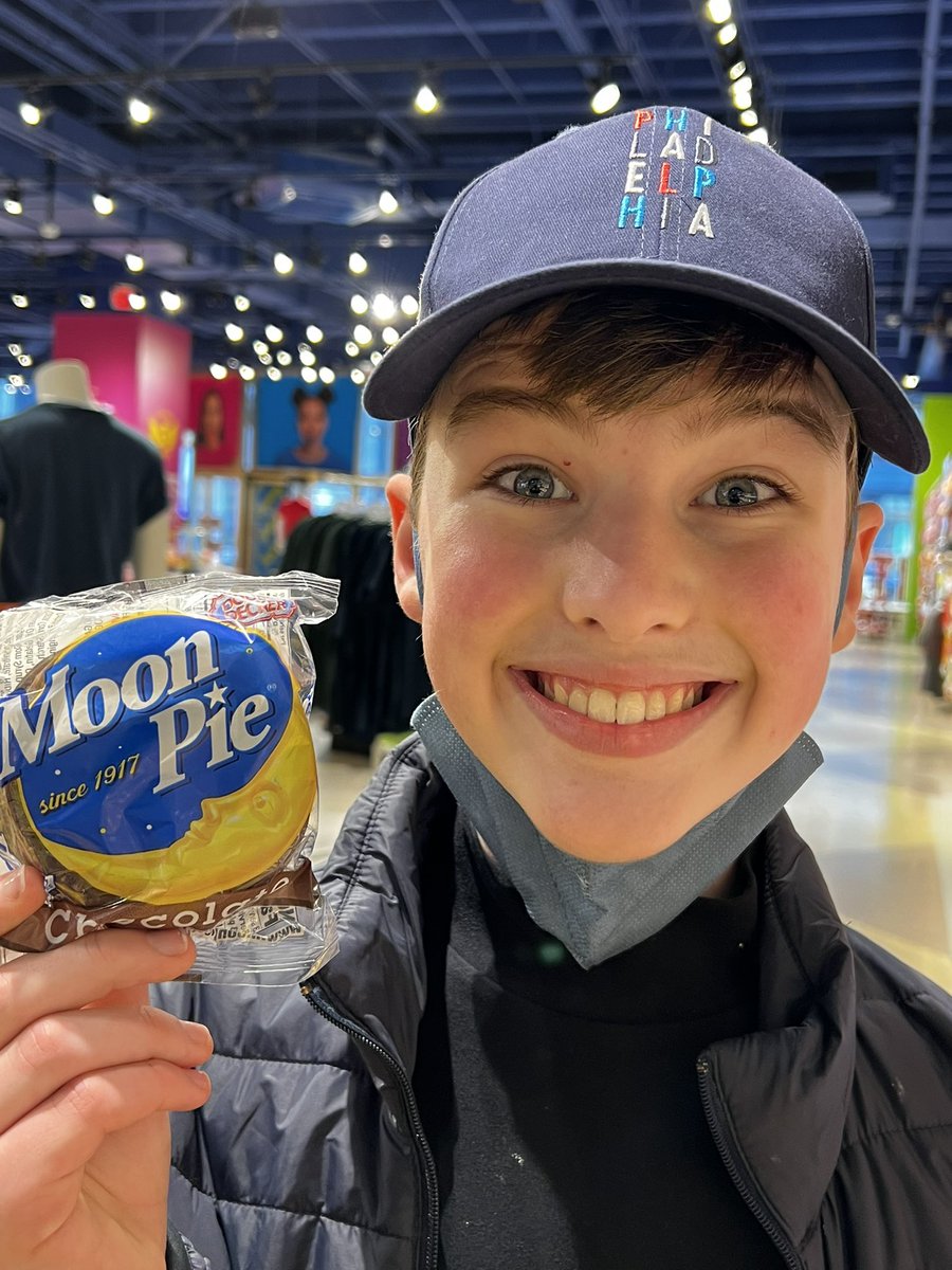 IainLoveTheatre's tweet photo. A @MoonPie for my MeeMaw @anniepotts https://t.co/ElLW193GSq