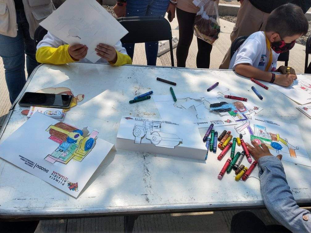 HABITUSAC's tweet photo. Colaboramos con el diseño de maquinaria en Kirigami para la DGODU #subdirecciondeproyectos para el festejo de las niñas y niños en la Alcaldía Iztapalapa. Seguimos colaborando con varias iniciativas para las infancias de la ciudad. https://t.co/l2CmdbsOxm