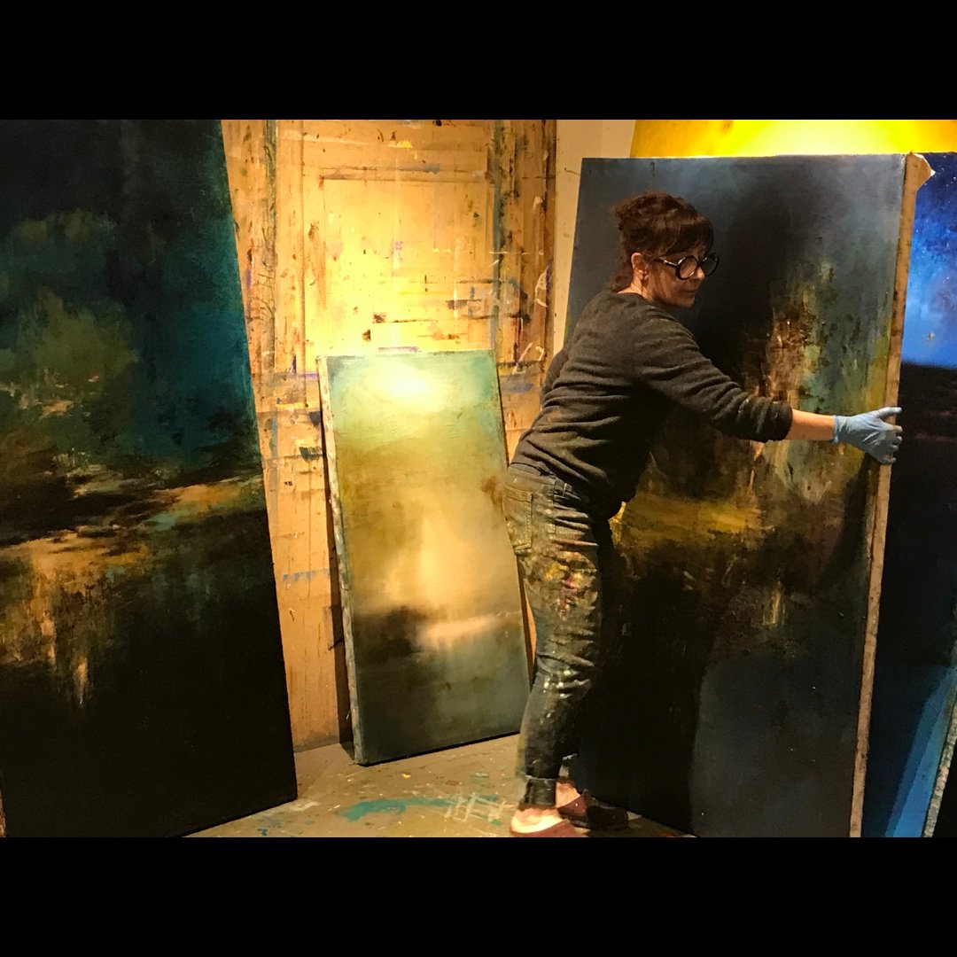 ThompsonLandry's tweet image. What a joy it is to see an artist at work in their atelier!  You can see the passion and hard work Carol Bernier puts into her paintings.

#artgallery #thompsonlandrygallery #carolbernier #oilpainting #montrealartist⁠ ⁠#abstractart  #landscape #artiststudio  #abstraction