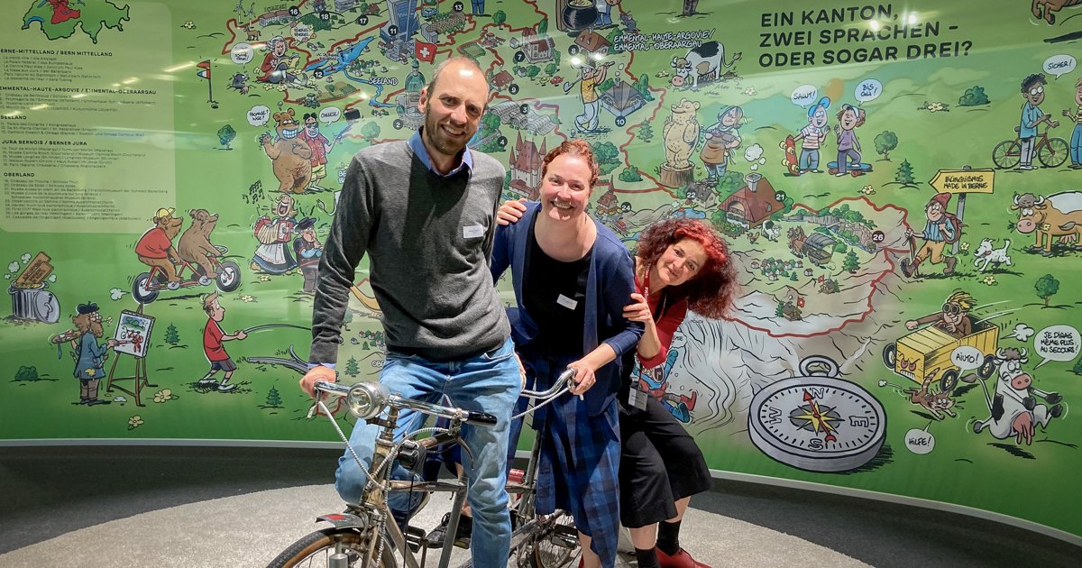 PHBern_ch's tweet photo. 👩‍🎓🙌🇫🇷 "Herausfordernd, abenteuerlich, bereichernd und zweisprachig", mit diesen Adjektiven umschreiben aktuelle Studierende wie Nahanael Bosshard (vorne im Bild) den Bilingualen Studiengang der #PHBern und der @HepBejune. Jetzt zum Studiengang anmelden 👇
https://t.co/wLwKCtJcJh https://t.co/dTKASGgQz7