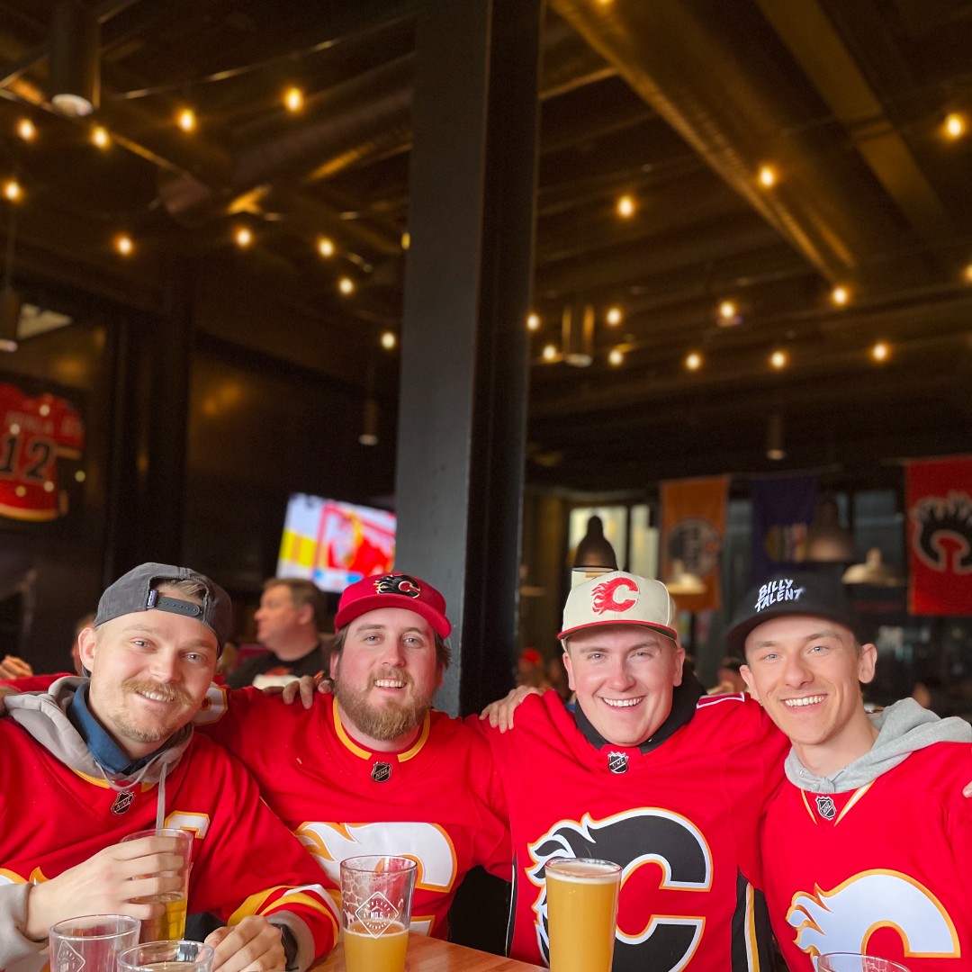 Trolley_5's tweet image. 🔥 #HeartOfTheRedMile 🔥 With 3 floors of fire we have space for walk-ins and reservations made via our website! See you soon 🍻

We suggest a round of Trolley 5 Zombies ft a flaming lime!

#YourCommunityBrewpub #SupportLocalYYC