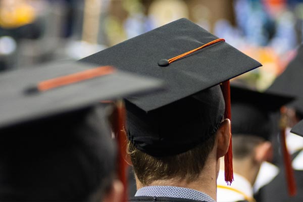 AuburnParents's tweet photo. Graduates must attend the University Commencement on Friday to pick up their name cards for the Saturday ceremonies.
All undergraduate and graduate ceremonies will be held in Neville Arena on May 7 (with the exception of the Vet School and Pharmacy) beginning at 8 am. https://t.co/at4ryaWTps