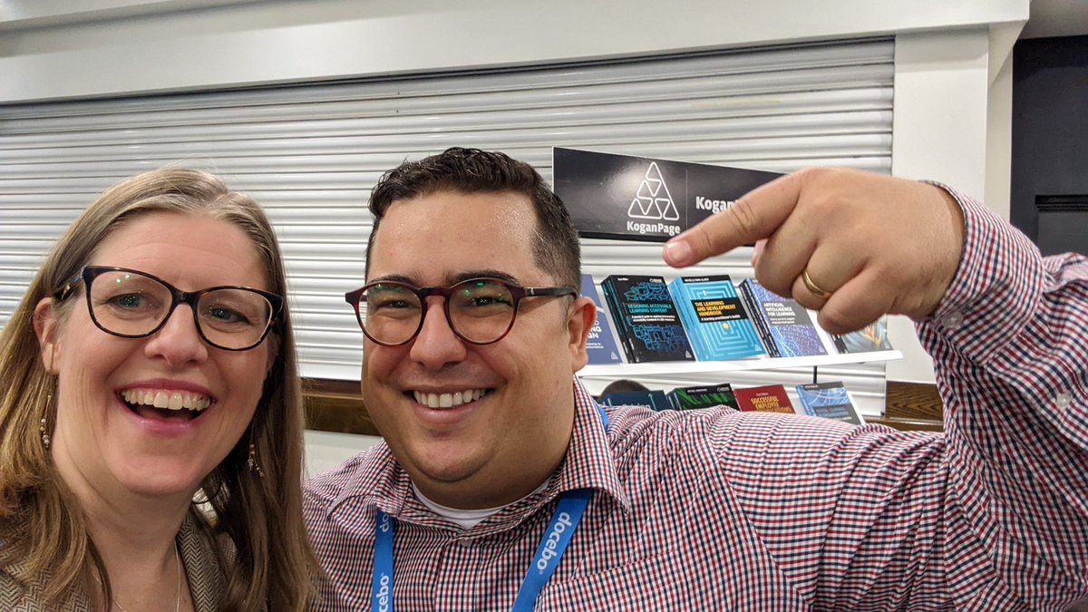 MiPS1608's tweet photo. A pleasure to meet @leocarraretto today. Thank you for buying #TheLnDHandbook at #LT22UK. Let me know what you think https://t.co/UIuC9GHakg