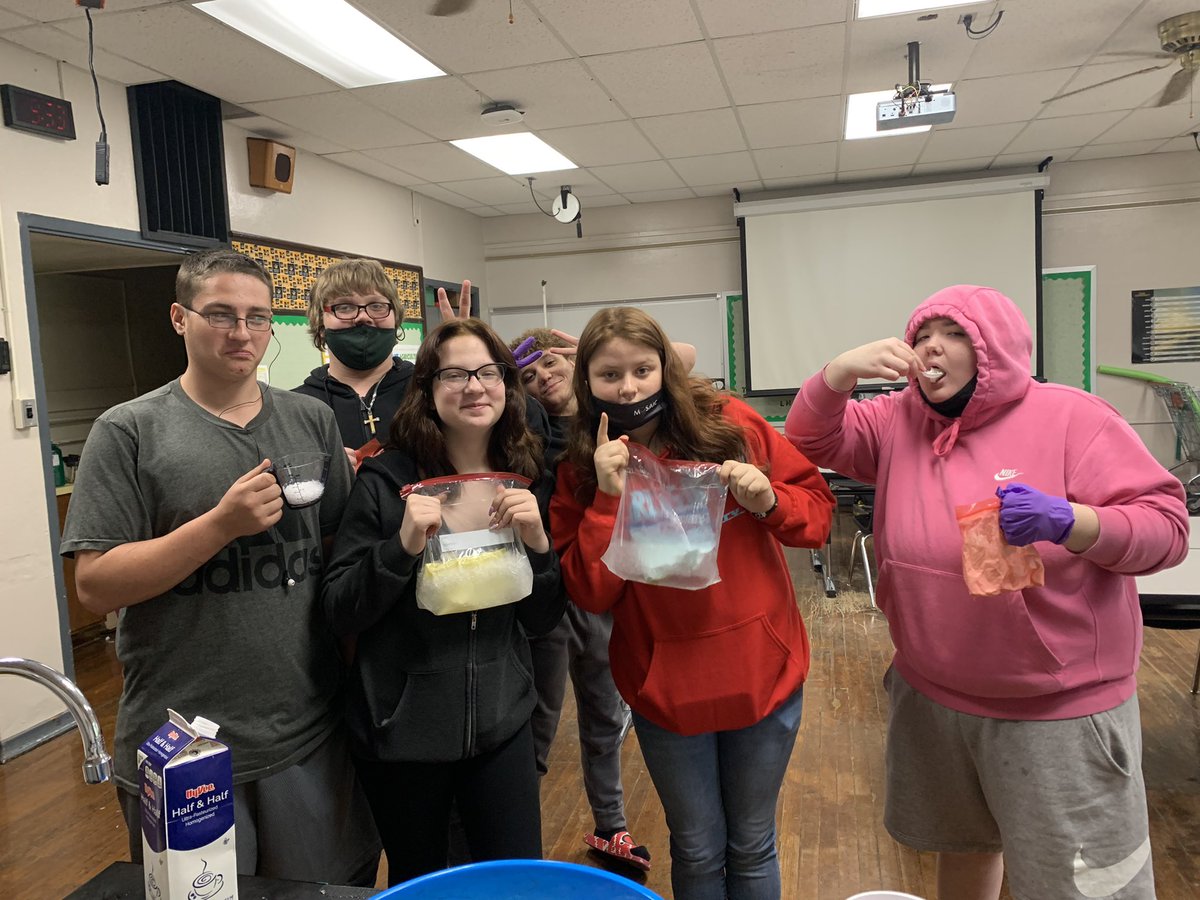 jesslkeefer1's tweet photo. Finished our food science unit with some food processing by making ice cream in a bag. https://t.co/sXWMCgNyDZ