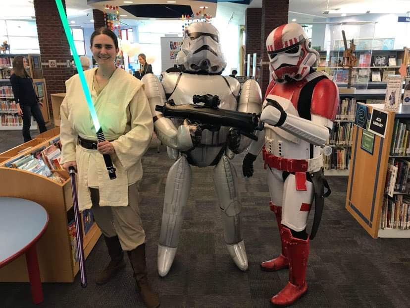 Bloodfin's tweet photo. Yesterday (5/4/22) the Bloodfin Garrison teamed up with @MosEspaBase for Hancock County Public Library Star Wars Day.
#starwarsindiana #501st #rebellegion #MosEspaBase #StarWarsDay2022 #maythe4thbewithyou https://t.co/lUsPxRPcPb