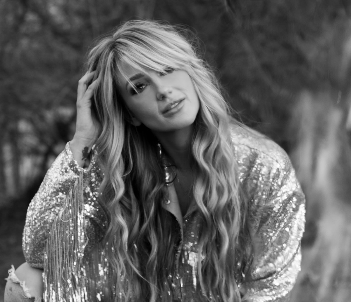 whitneyduncan's tweet photo. #IMTHEFIRE TONIGHT 11PM CST 🔥🔥🔥 https://t.co/cUwrVH3BDh https://t.co/rNcJDLOvtX