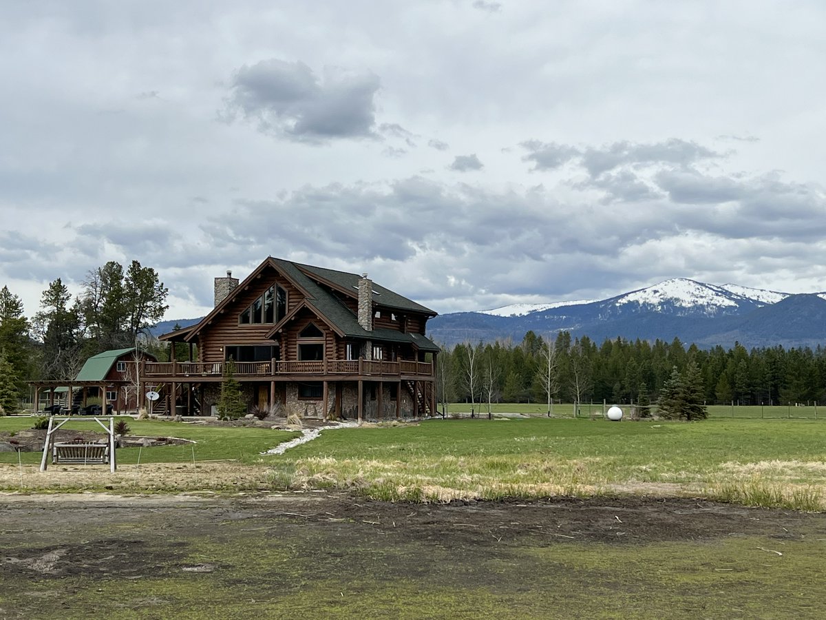 AOYSFireTrain's tweet image. A few days of downtime before heading east for Blue Card Train-the-Trainers in Hamilton (May 9-13) and Halifax, NS (May 16-20). Happy to be back at it in 2022!

#firetraining #commandtraining #firecommand #BlueCard #BlueCardCommand #BShifter #Brunacini