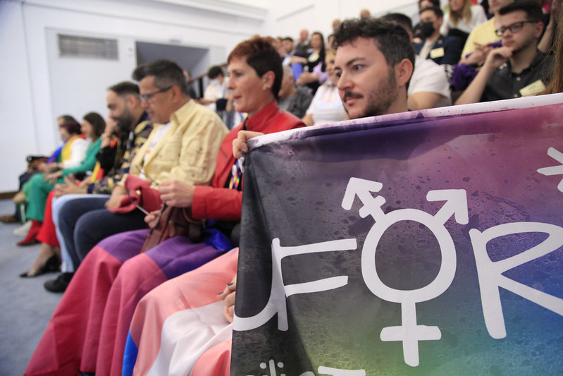 garciapage's tweet photo. Hoy es un día histórico para nuestra región. 
Hemos aprobado por unanimidad la Ley de Diversidad Sexual y Derechos #LGTBI de #CLM.
Una ley justa a favor de la sociedad, la libertad y la democracia, que protege los derechos fundamentales y recoge todo tipo de sensibilidades. https://t.co/fkt9ho11xv