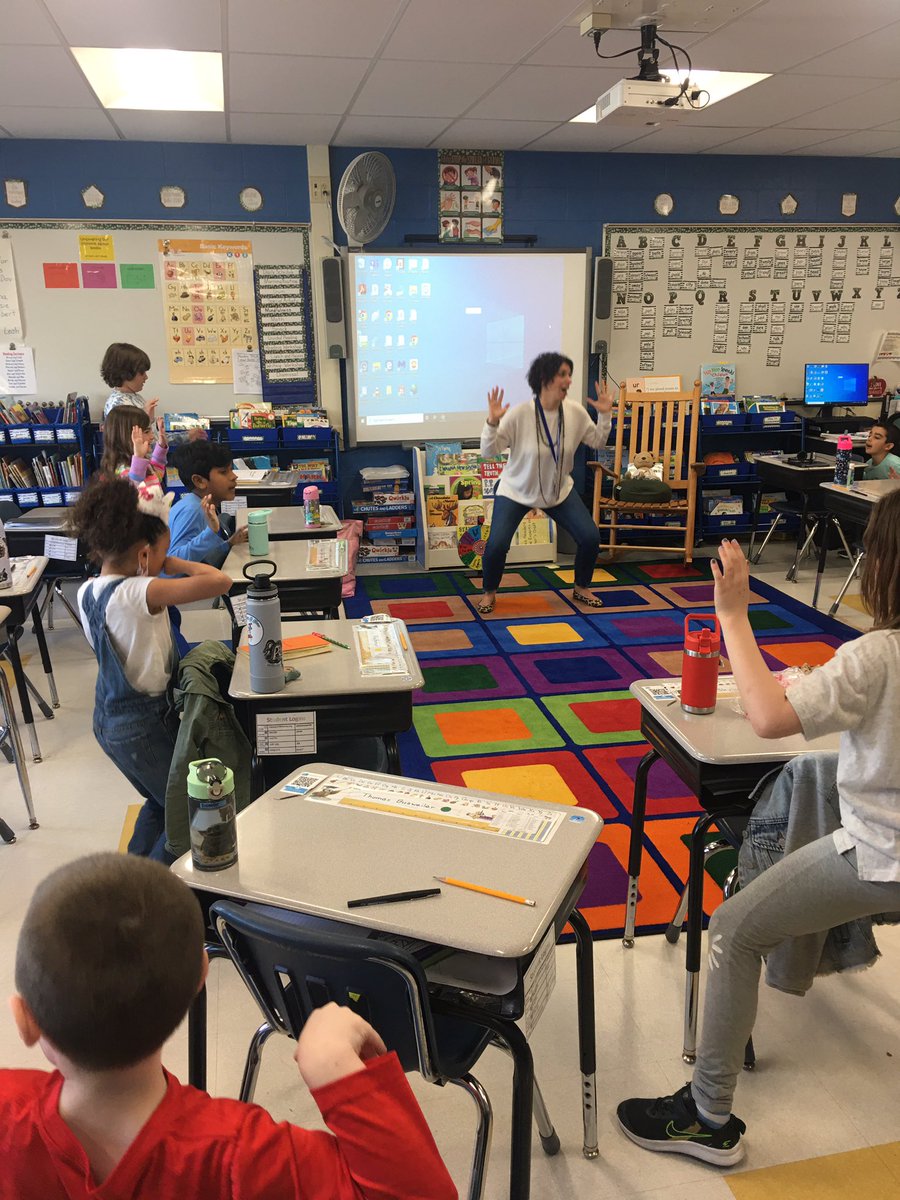 Teach22Lb's tweet photo. Thank you Ms. Gioulis for another marvelous mindfulness session.  Our students feel so connected to you and open up when you are in our room. @WestSchoolLBNY @LBSchoolsNY #ProudtoBeLB https://t.co/ZykCYAplU3
