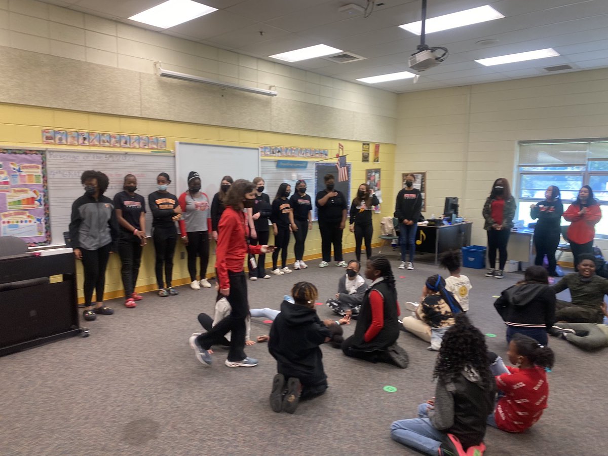 Mr. Gray tweet media