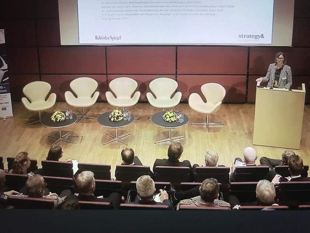 EChProll's tweet photo. Von der #Digitalbubble in die Sicherheitswelt #BSC22 #Ukraine
@NorBotschaft @NorwayAmbDE @CDroegeICRC und @Europarl_EN @BehoerdenNews @SicherheitPlus https://t.co/zBoA1Wjqnd
