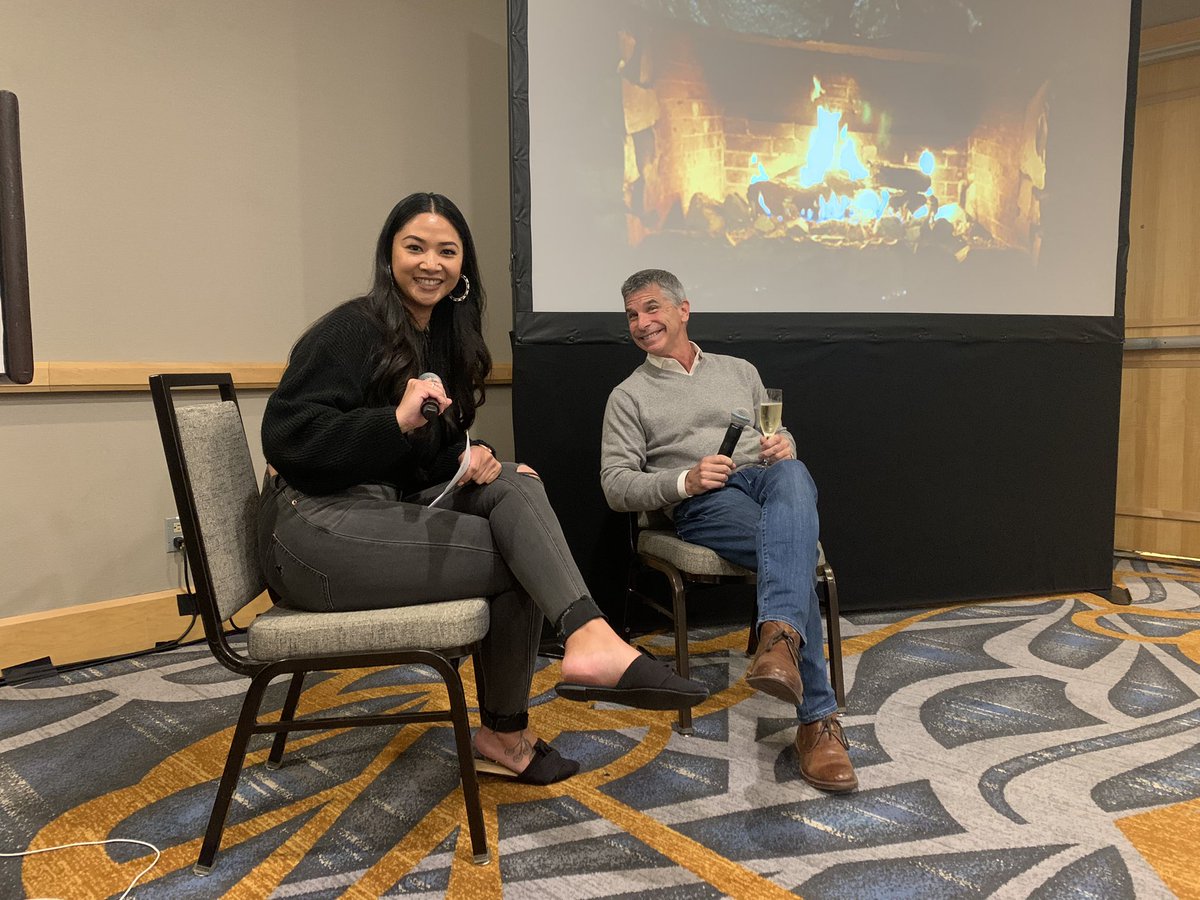 LaddersHQ's tweet photo. Day 2 of our 2022 Global Meet is a wrap! After a day of talking shop followed by a fireside chat with Ladders CEO David Fisch, our team enjoyed a well-deserved evening of dinner, bowling and sightseeing in Times Square. Cheers!🗽🍎🚕  #LaddersGM2022 #SKO https://t.co/CY2h1L4U3h