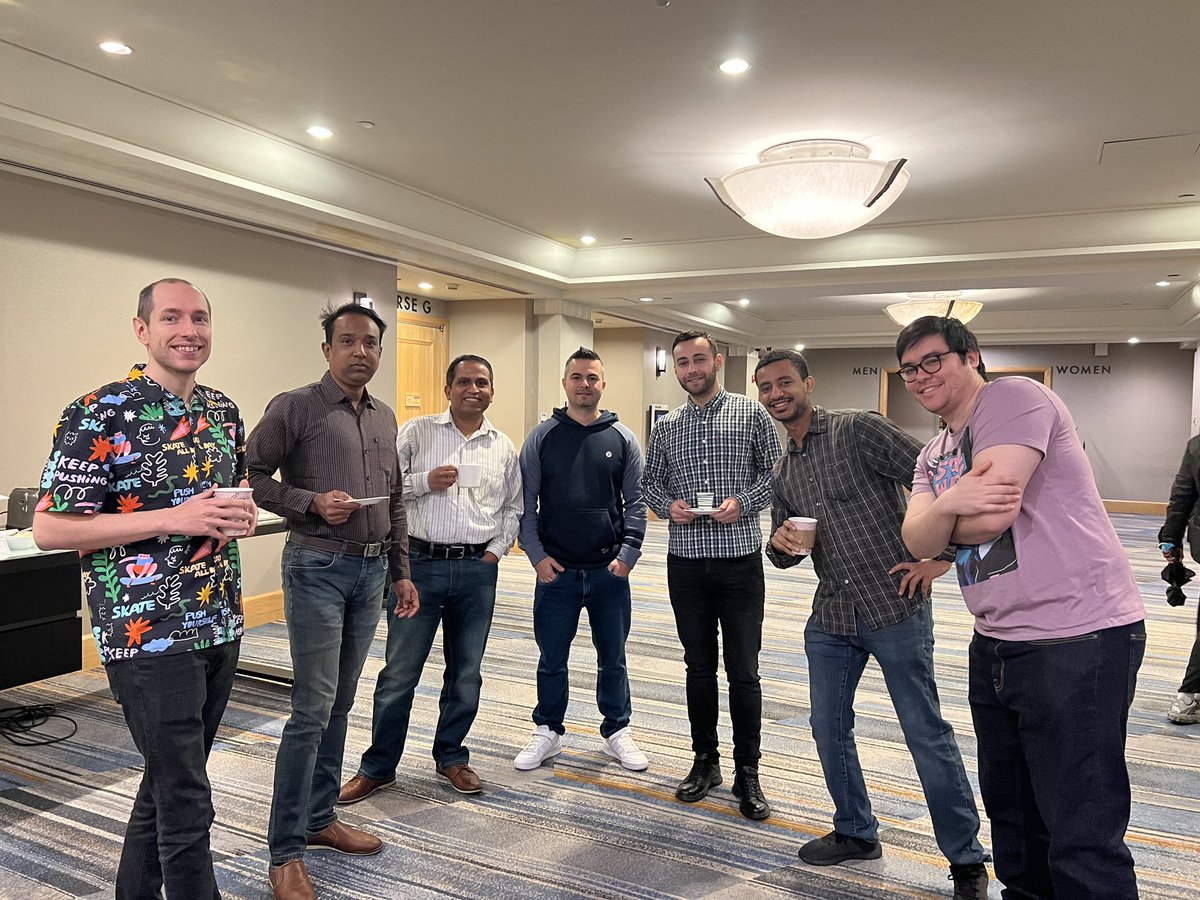 LaddersHQ's tweet photo. Day 2 of our 2022 Global Meet is a wrap! After a day of talking shop followed by a fireside chat with Ladders CEO David Fisch, our team enjoyed a well-deserved evening of dinner, bowling and sightseeing in Times Square. Cheers!🗽🍎🚕  #LaddersGM2022 #SKO https://t.co/CY2h1L4U3h