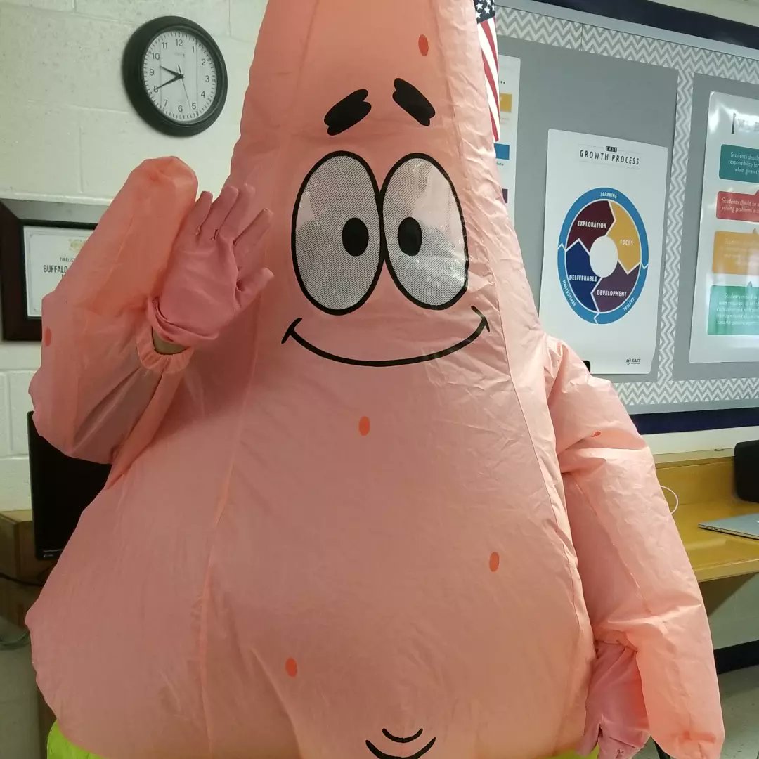 BIC_EAST's tweet photo. This graduating EAST senior wanted a memorable last day of school. 😂 Wishing you all the best in your future, Jorge! 🎉😊🎓 https://t.co/x7yFSE1JLg
