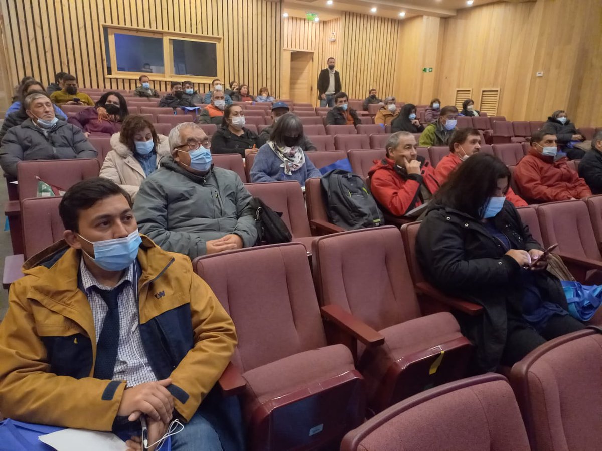 En el "Encuentro de Municipalidades de la provincia de #Chiloé", expone Oscar Chang, Secretario Municipal de la I.Municipalidad de <a href="/muniqueilen/">Municipalidad de Queilen</a> y presidente de la Asociación Nacional de Secretarios Municipales de Chile.