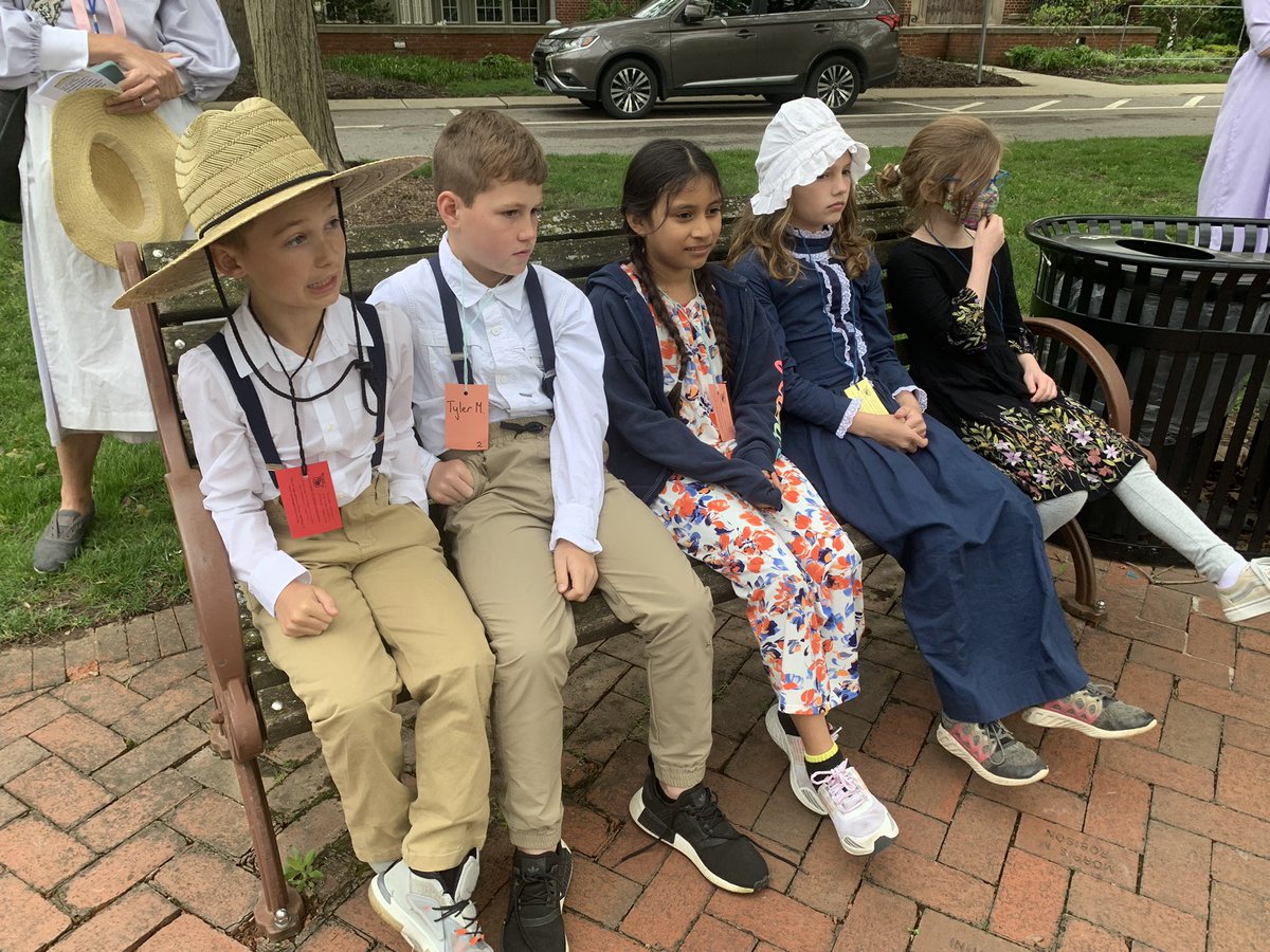 GranbyThird's tweet photo. Old Worthington field trip! @GranbyGators https://t.co/zZIqM0DkPv