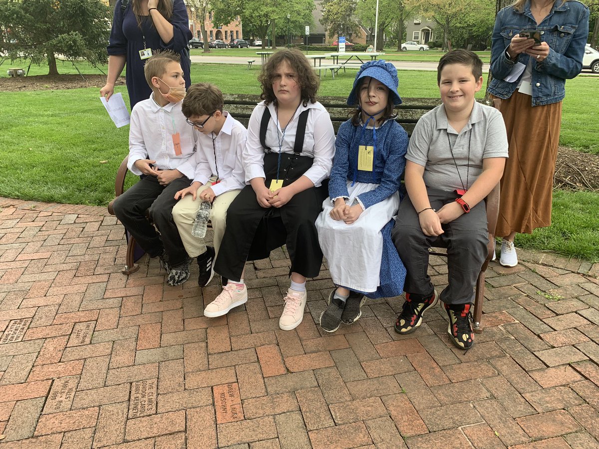 GranbyThird's tweet photo. Old Worthington field trip! @GranbyGators https://t.co/zZIqM0DkPv