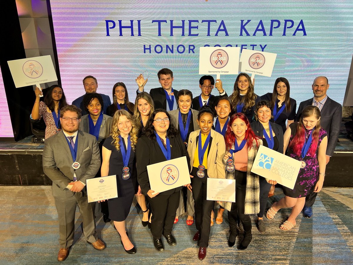 jeffstate's tweet photo. Not one, but TWO Jefferson State students were among the nation’s top 20 college students named to the 2022 All-USA Academic Team.
Read more at https://t.co/MERNeV6oD9.
#FindYourPlace #Congratulations #Top20 #AllUSA https://t.co/OQTN1IrMRJ