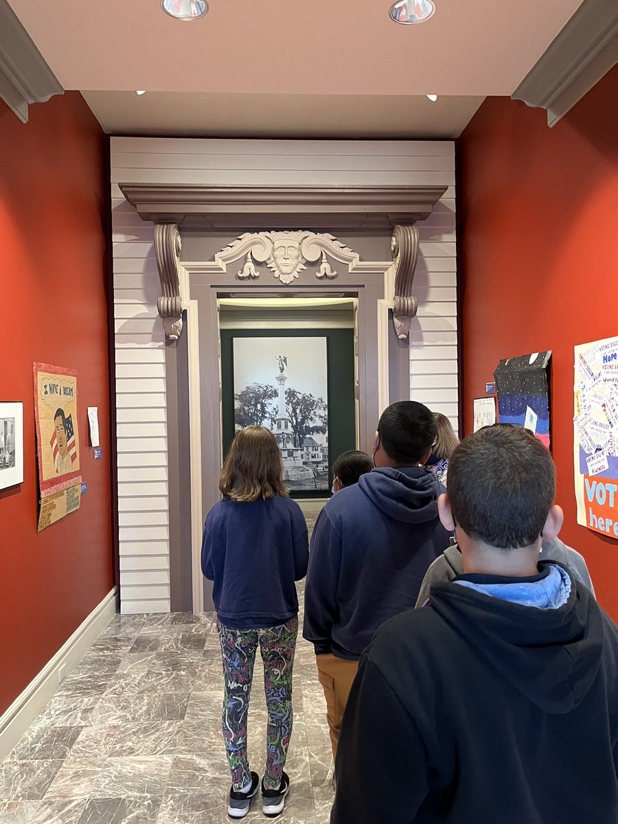 Jen85803622's tweet photo. Funday at the Worcester Historical Museum for our fifth graders!! #BurncoatPrep #HeartoftheCommonwealth 💙❤️ https://t.co/A9444wgBHD