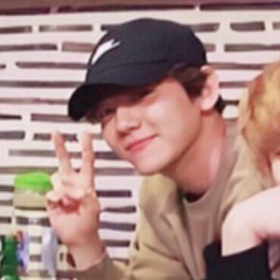 nisaaeris's tweet photo. Happy birthday my booo my puppy🥳🥳🥳 i wish you're always happy and healthy, thanks for everything you give for us🥺❤️❤️ 사랑해❤️❤️❤️

HAPPY BAEKHYUN DAY 

#터래기야_큥생일축하해_보내줘
#해피큥데이 
#HappyBaekhyunDay
#31LightRaysUponBaekhyun 
@B_hundred_Hyun @weareoneEXO https://t.co/uSUueKzyJu