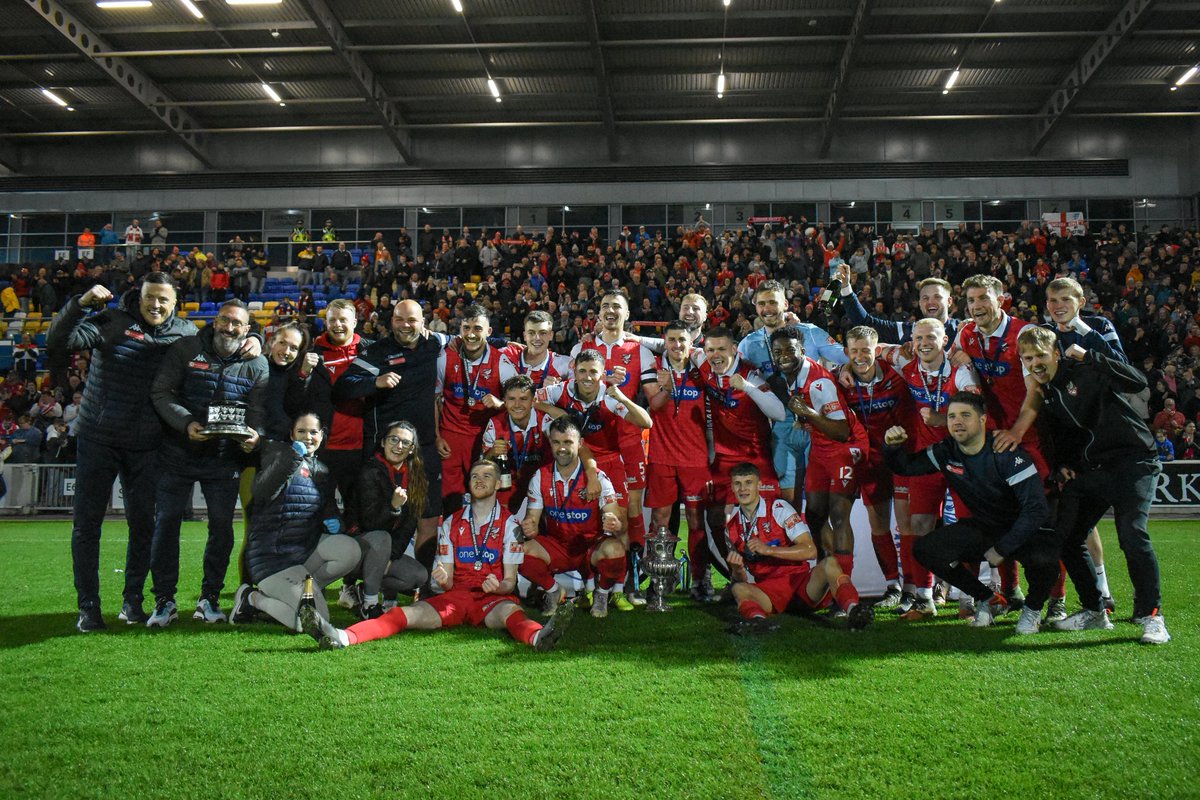 MightyPhotos's tweet photo. A few photos from last night's @safc Vs. @guistownfc North Riding Senior Cup final https://t.co/kN2fRTdJ2V