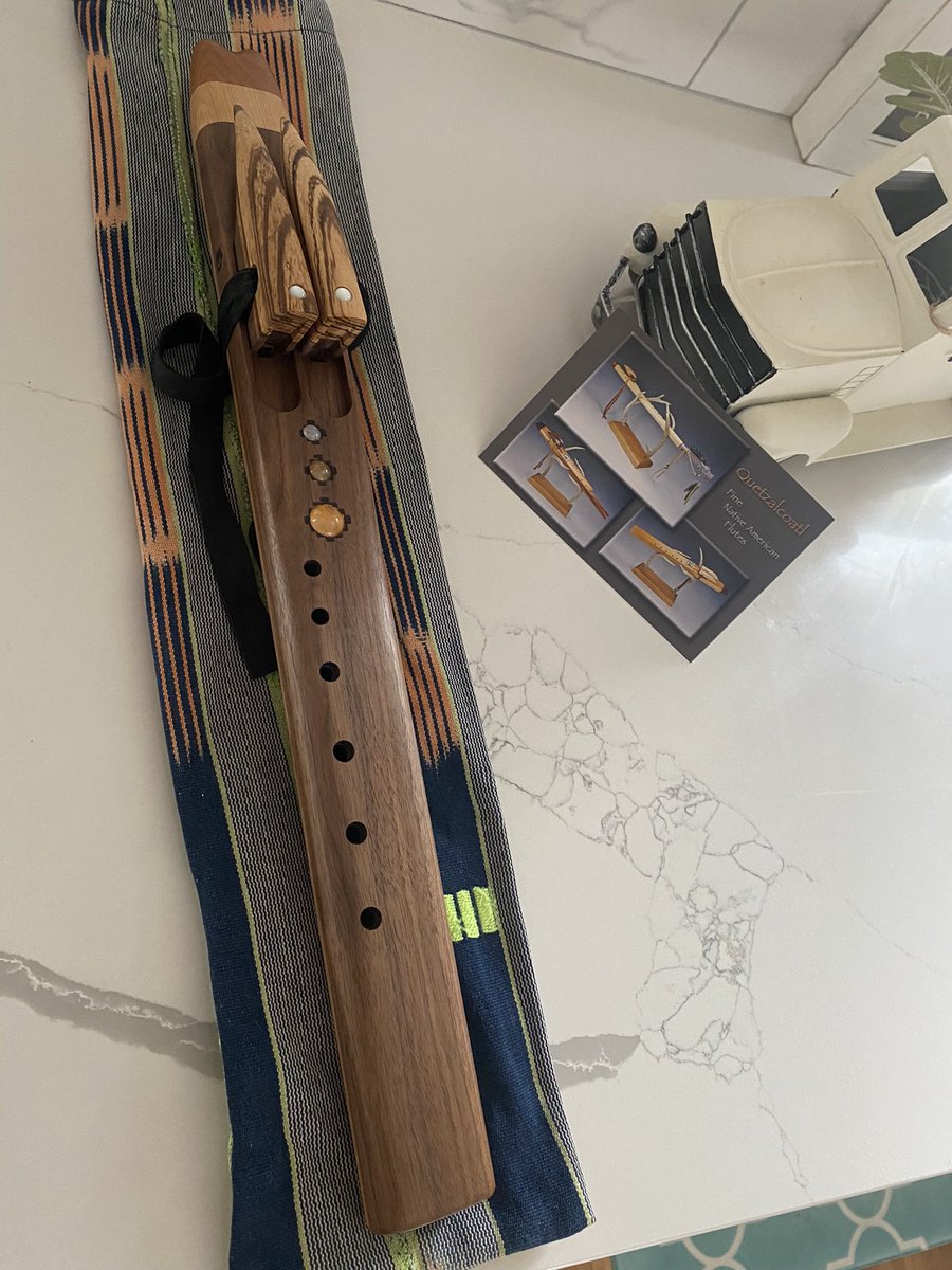 BuddhaAlpha432's tweet photo. This flute ❤️❤️❤️❤️ https://t.co/vinSW9CJIx