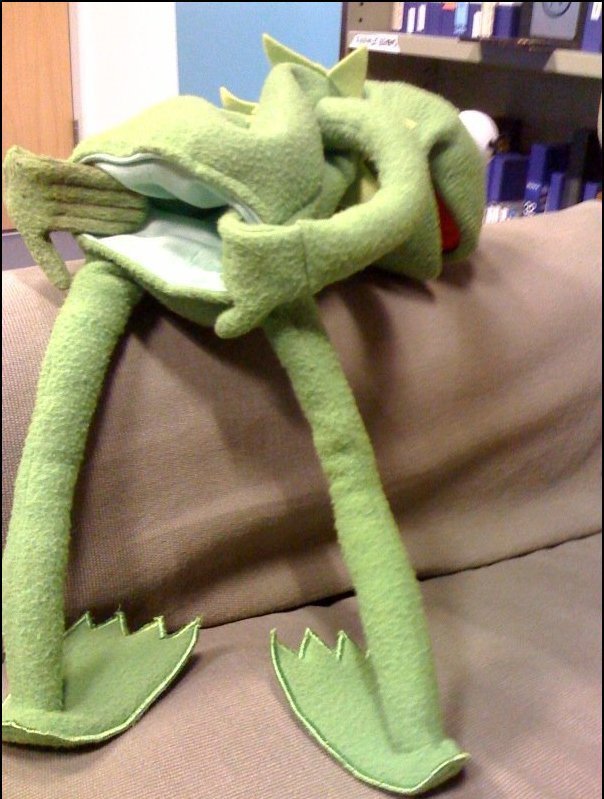 eltiowaka's tweet photo. El fandom de SNK después de ver la nueva figura sin censura de Eren. https://t.co/jNO5HdywwS