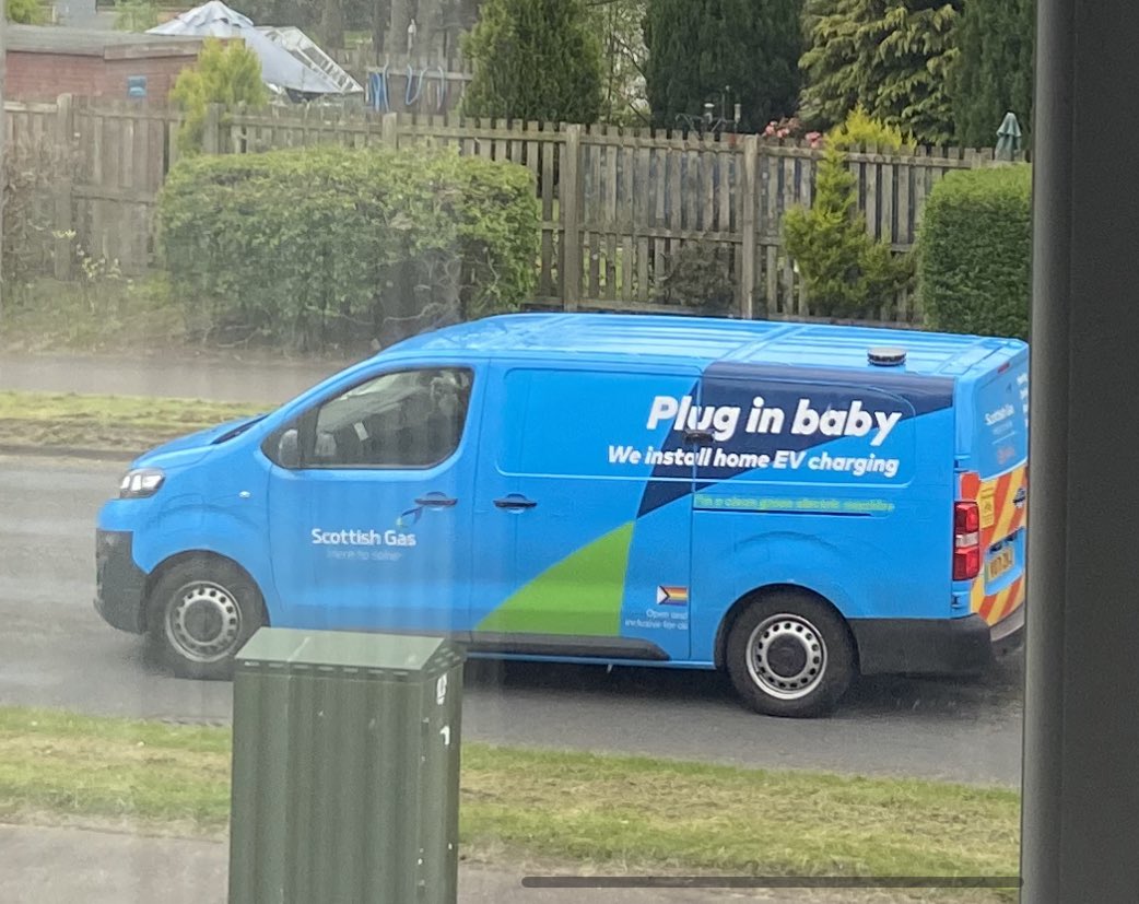 CJGPmusic's tweet photo. I think @scottishgas are excited for the @museband gigs coming up next week! https://t.co/IolMbfPEt5