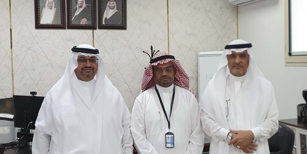 mashariq_ber's tweet photo. ضمن الأهداف الاستراتيجية لتقديم الرعاية الصحية للمستفيدين
 #مشارق تعقد اللقاءالأول بين
د.عبدالمنعم الشيخ استشاري أنف وأذن وحنجرةبالمستشفى السعودي الألماني 
د.عيسى الحارثي مديرمستشفى خليص العام
أ. نافع الصحفي عضو مجلس الإدارةبمشارق 
لمناقشة مجالات شراكة مجتمعية  مثمرة بإذن الله.. https://t.co/T3Aa28uuTp