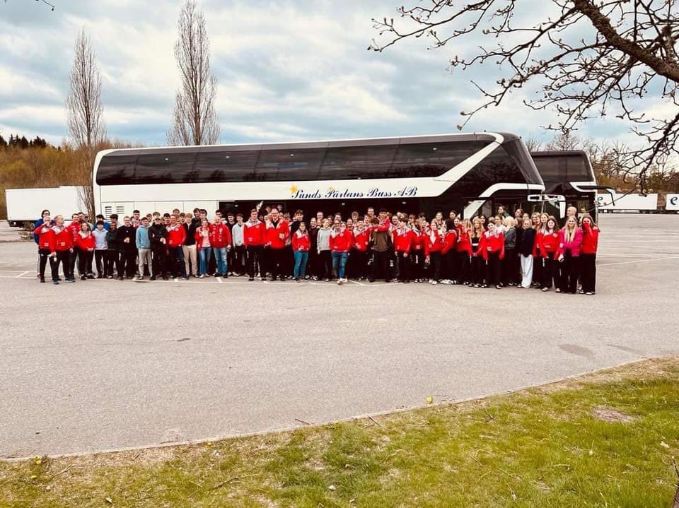 LVHK påväg till Uppsala.
Imorgon drar Finalspelet igång!
#StoltStark 🖤❤️