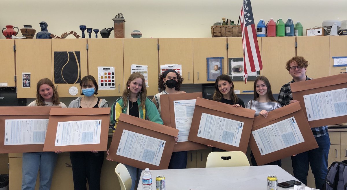 MERHSart's tweet photo. APAD All-Media successfully submits their portfolios today with the help of Ms. Low. Thanks everyone for a fantastic year!#strongartsstrongschools https://t.co/WbV8sfgv84