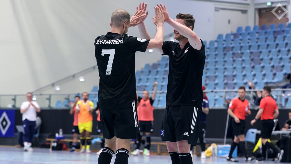 hsv_ev's tweet photo. Noch vier Teams kämpfen um die deutsche #Futsal-Meisterschaft: Im #Halbfinal-Hinspiel geht’s für die #HSV-Panthers am Sonnabend (18 Uhr) gegen den Stuttgarter Futsal Club 🆚
🗞 Zum Vorbericht ➡ https://t.co/mAbHsySQP1
🎫 Zu den Tickets ➡ https://t.co/bbllppKWHs
___
📸 TH https://t.co/S5caFSwekW