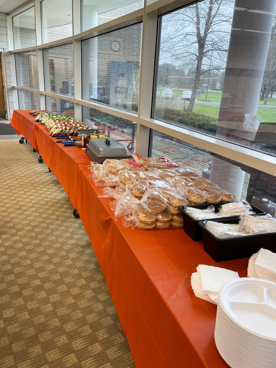 CteMchs's tweet photo. All set for teacher appreciation! @MCHSDistrict111 @BryanZwemke #mchsproud. https://t.co/cFvPW2zIAW