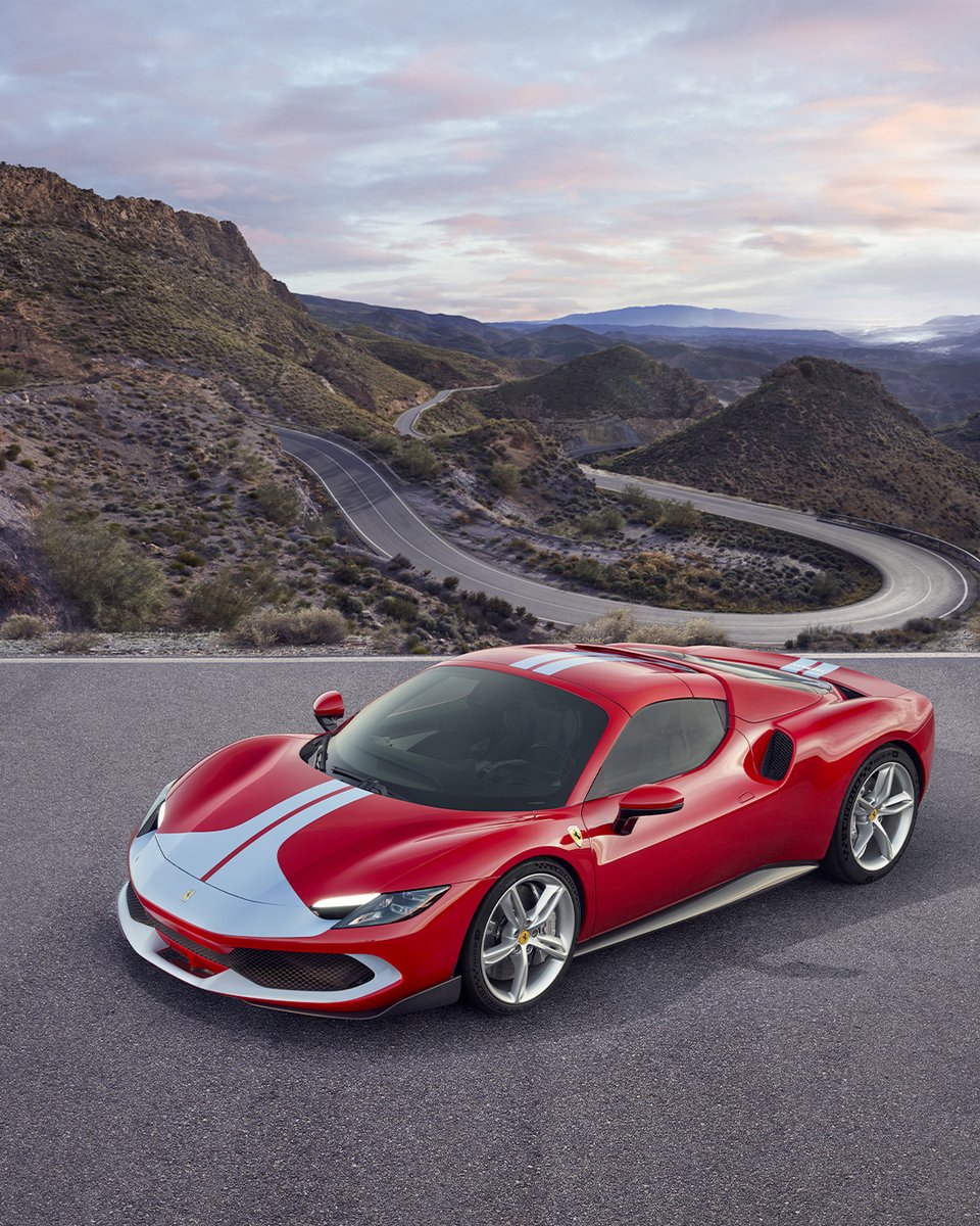 A stunning view of our newest mid-rear-engined turbo plug-in hybrid V6 spider: the #Ferrari296GTS #AssettoFiorano.
#Ferrari
